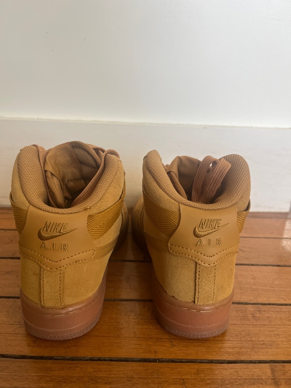 Nike Air Sneakers - Picture 4 of 5